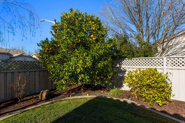 6141 Strawberry Station Loop, Roseville, CA 95747