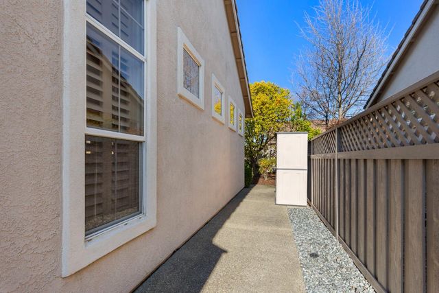 6141 Strawberry Station Loop, Roseville, CA 95747