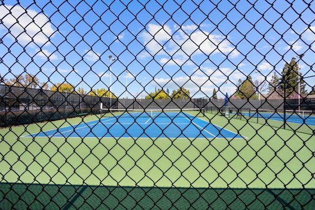 6141 Strawberry Station Loop, Roseville, CA 95747