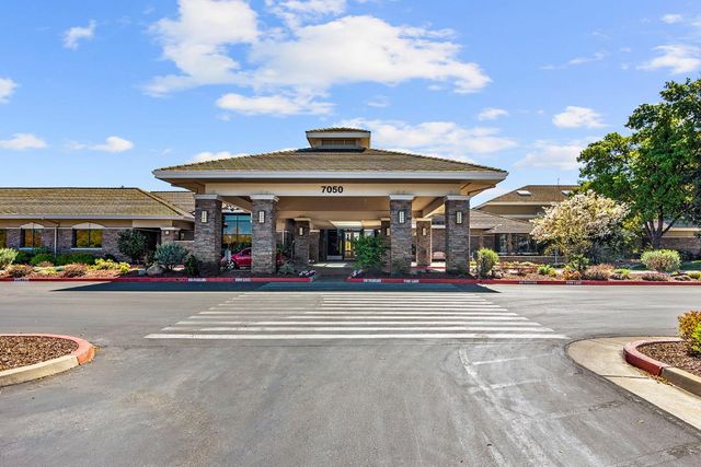 6141 Strawberry Station Loop, Roseville, CA 95747