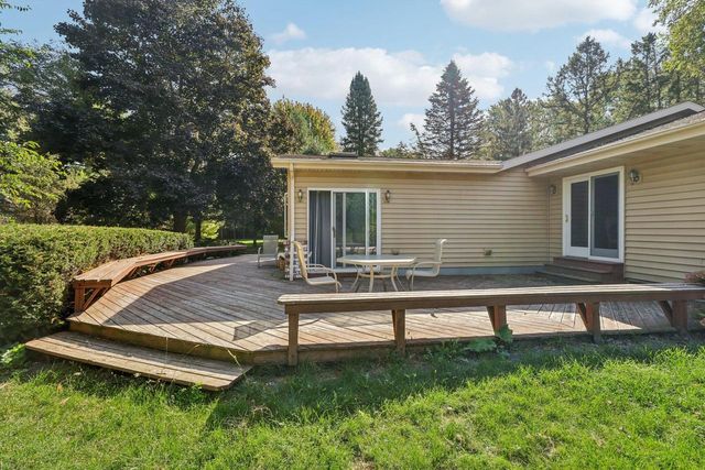 215 S Pine CIRCLE, Whitewater, WI 53190