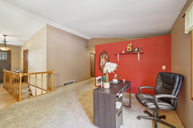 215 S Pine CIRCLE, Whitewater, WI 53190