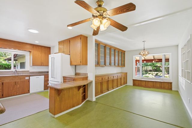 618 Elmwood Dr, Davis, CA 95616