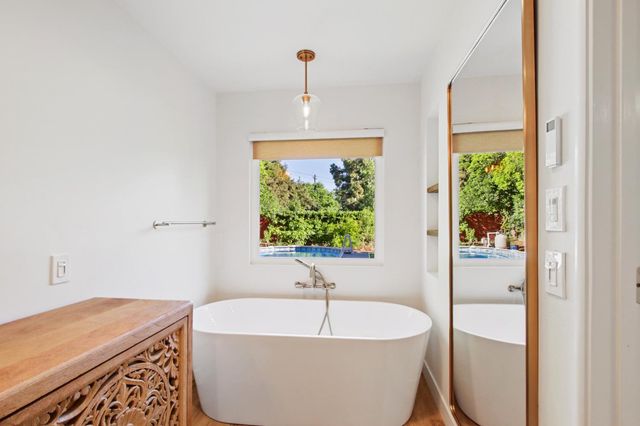 618 Elmwood Dr, Davis, CA 95616