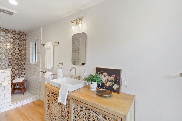 618 Elmwood Dr, Davis, CA 95616