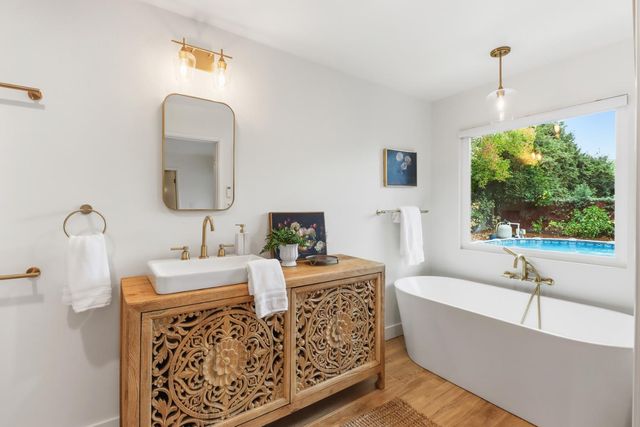 618 Elmwood Dr, Davis, CA 95616