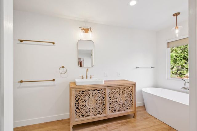 618 Elmwood Dr, Davis, CA 95616