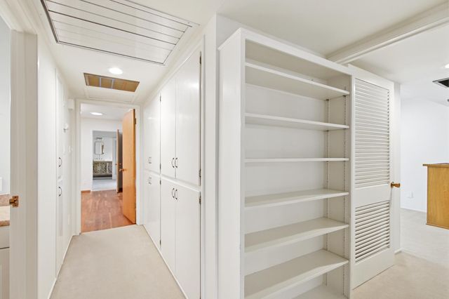 618 Elmwood Dr, Davis, CA 95616