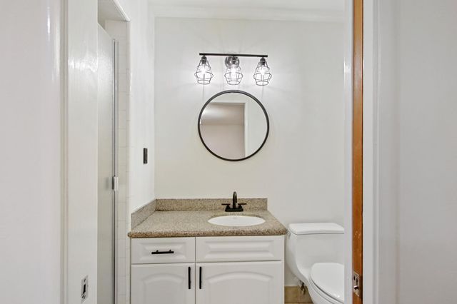 618 Elmwood Dr, Davis, CA 95616