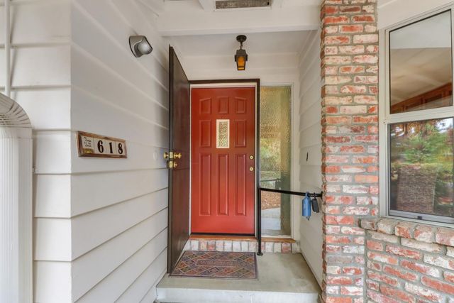 618 Elmwood Dr, Davis, CA 95616