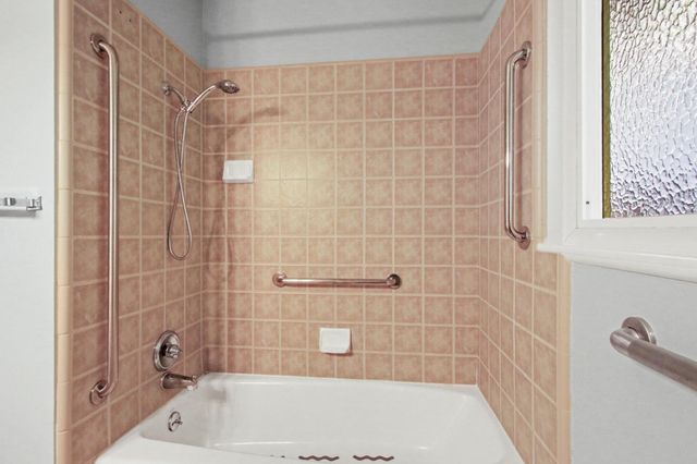 618 Elmwood Dr, Davis, CA 95616