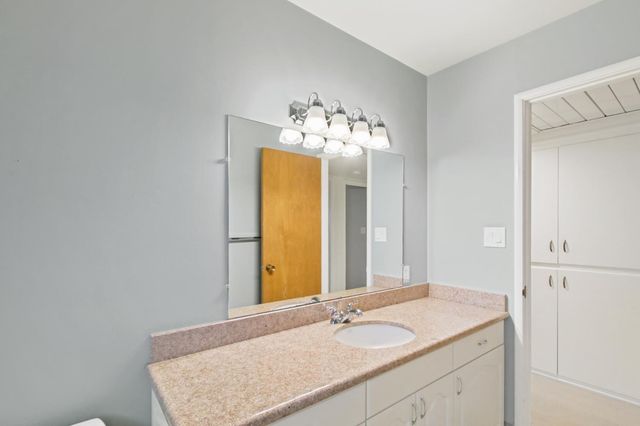 618 Elmwood Dr, Davis, CA 95616