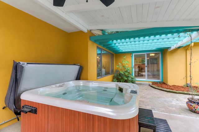 618 Elmwood Dr, Davis, CA 95616