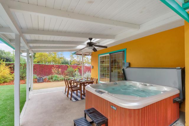 618 Elmwood Dr, Davis, CA 95616