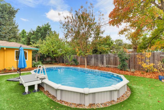 618 Elmwood Dr, Davis, CA 95616