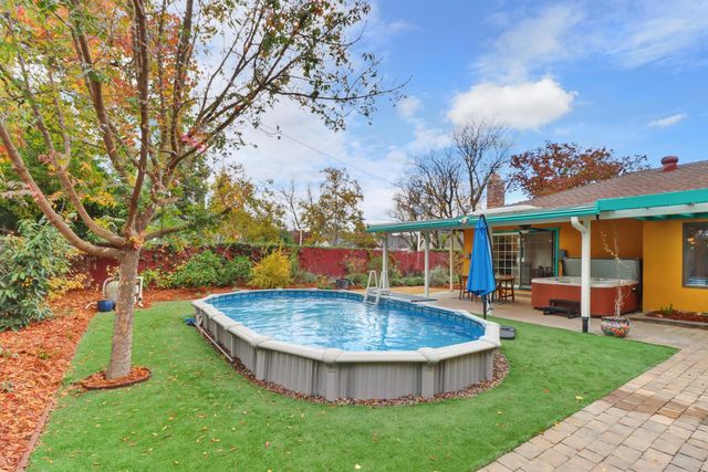 618 Elmwood Dr, Davis, CA 95616