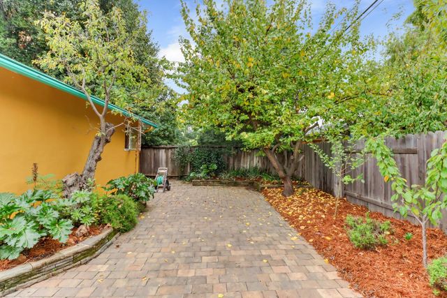 618 Elmwood Dr, Davis, CA 95616