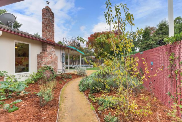 618 Elmwood Dr, Davis, CA 95616