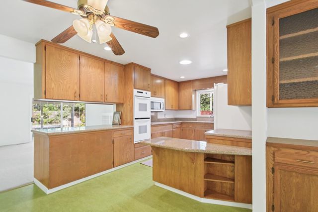 618 Elmwood Dr, Davis, CA 95616