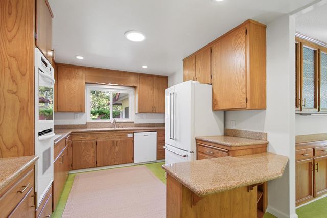 618 Elmwood Dr, Davis, CA 95616