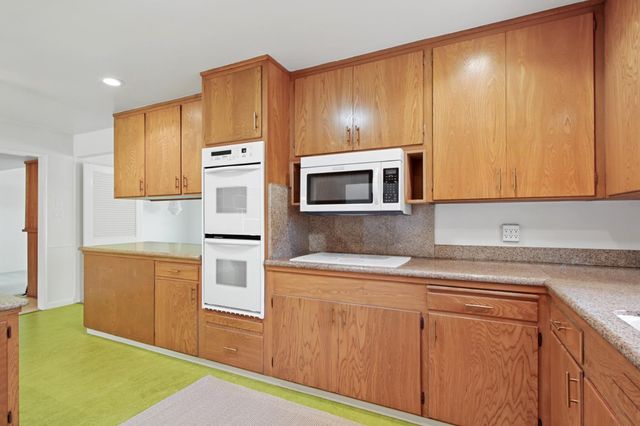 618 Elmwood Dr, Davis, CA 95616