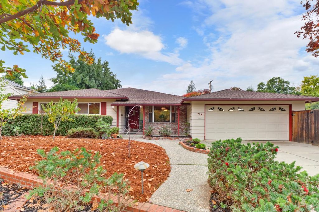 618 Elmwood Dr, Davis, CA 95616
