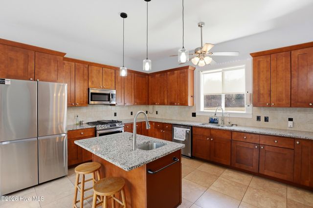 335 Bull Tail Road, Wallace, NC 28466