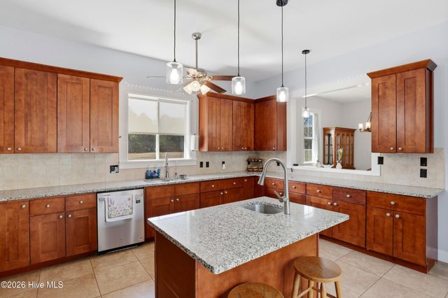 335 Bull Tail Road, Wallace, NC 28466