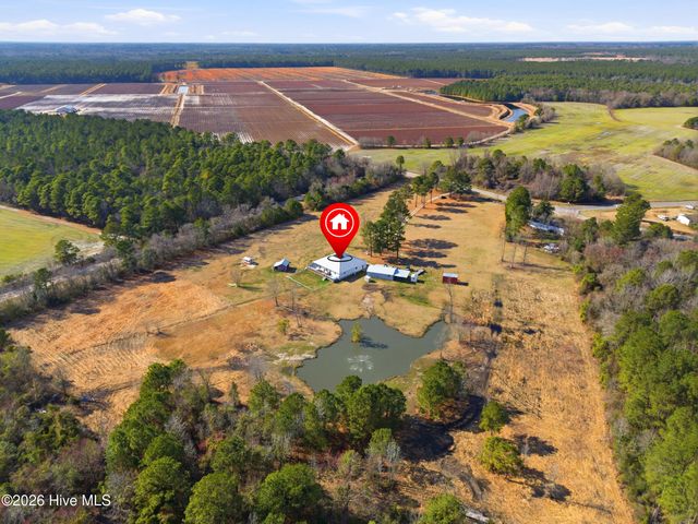 335 Bull Tail Road, Wallace, NC 28466