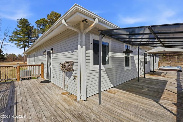 335 Bull Tail Road, Wallace, NC 28466
