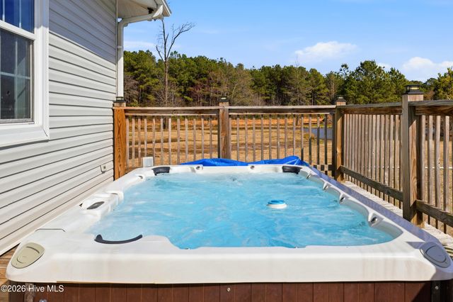 335 Bull Tail Road, Wallace, NC 28466