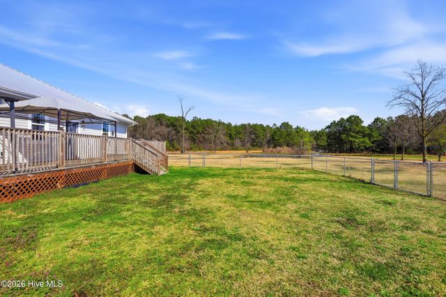 335 Bull Tail Road, Wallace, NC 28466