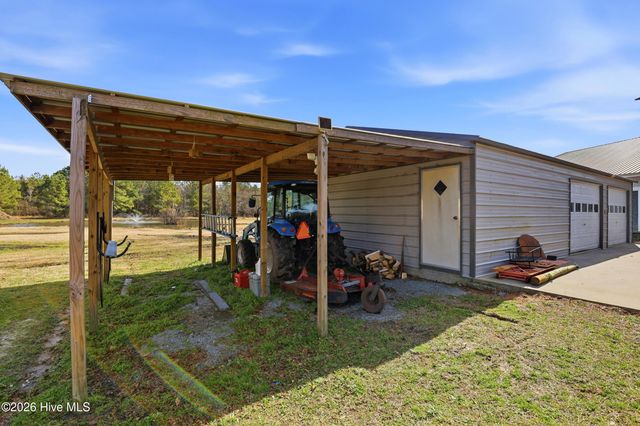 335 Bull Tail Road, Wallace, NC 28466