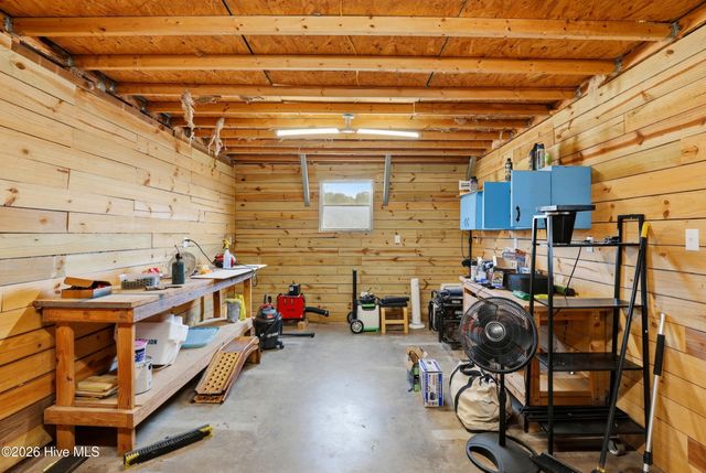335 Bull Tail Road, Wallace, NC 28466