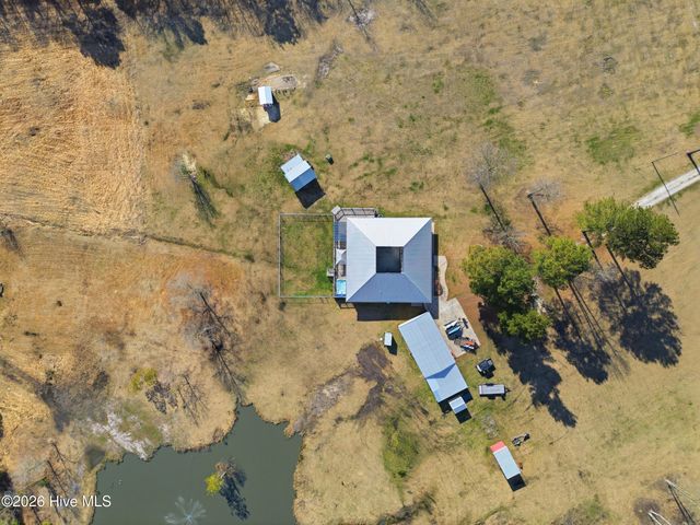335 Bull Tail Road, Wallace, NC 28466