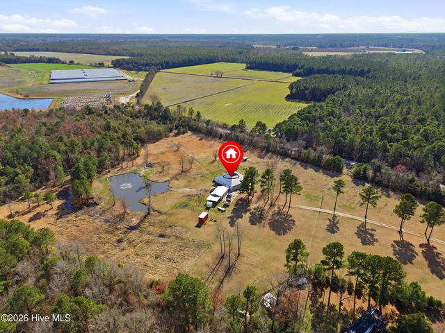 335 Bull Tail Road, Wallace, NC 28466