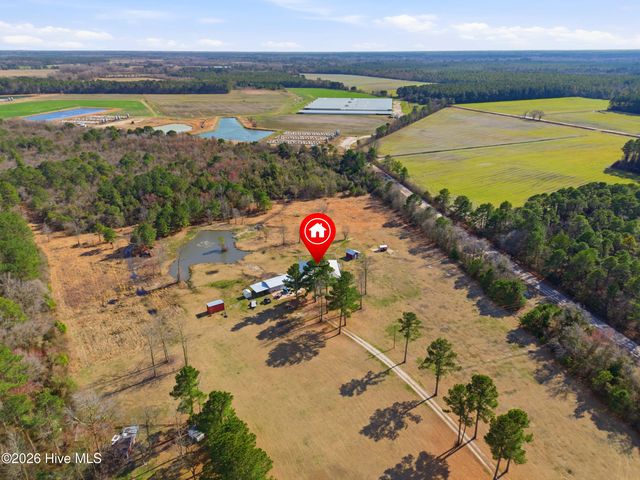 335 Bull Tail Road, Wallace, NC 28466