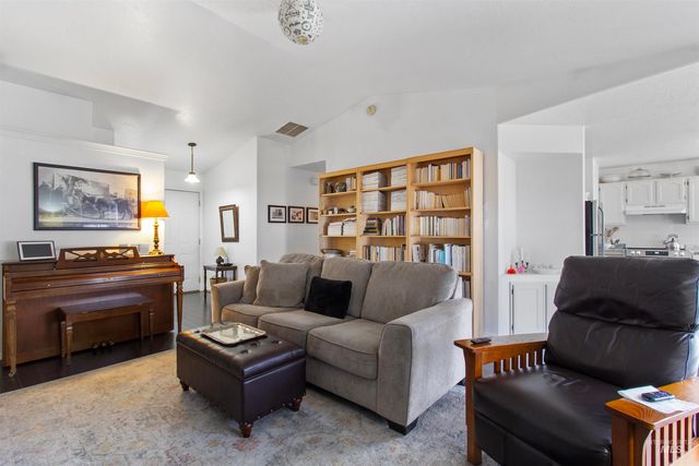 959 Cypress Way, Twin Falls, ID 83301