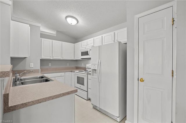 831 Timberline Ridge Court, Winston-salem, NC 27106