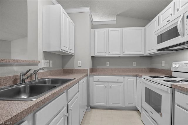 831 Timberline Ridge Court, Winston-salem, NC 27106