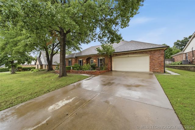 5833 S Louisville Avenue, Tulsa, OK 74135