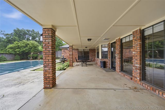5833 S Louisville Avenue, Tulsa, OK 74135