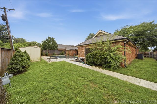 5833 S Louisville Avenue, Tulsa, OK 74135