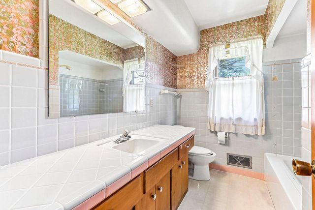8516 N 54th STREET, Brown Deer, WI 53223