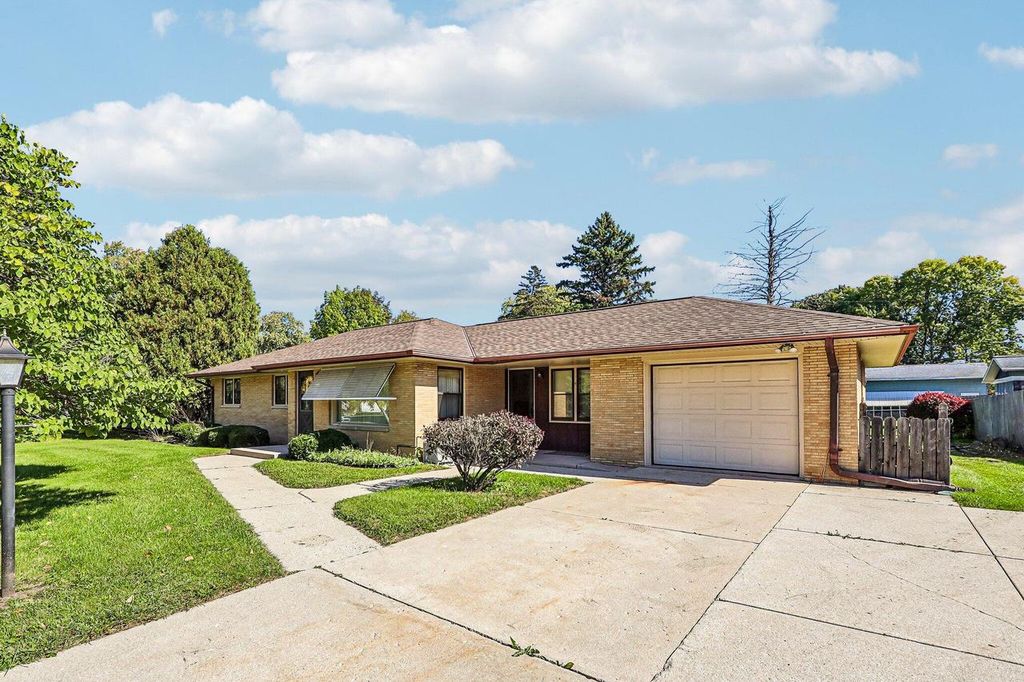 8516 N 54th STREET, Brown Deer, WI 53223