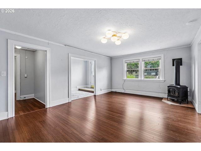 1529 Se HAWTHORNE Blvd 1, Portland, OR 97214