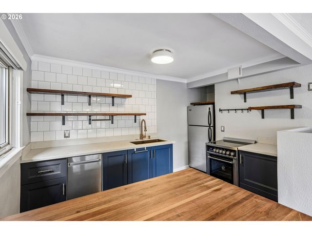 1529 Se HAWTHORNE Blvd 1, Portland, OR 97214