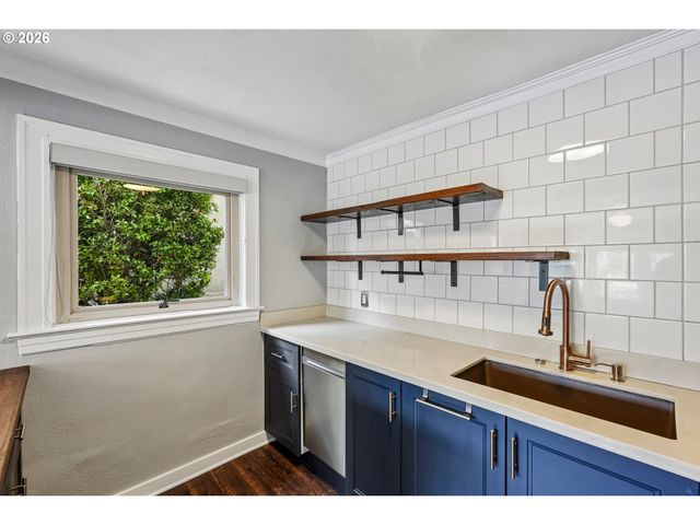 1529 Se HAWTHORNE Blvd 1, Portland, OR 97214