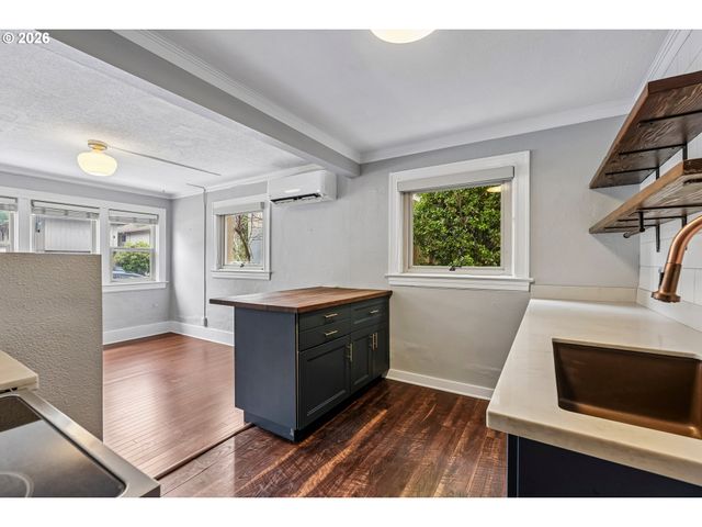1529 Se HAWTHORNE Blvd 1, Portland, OR 97214
