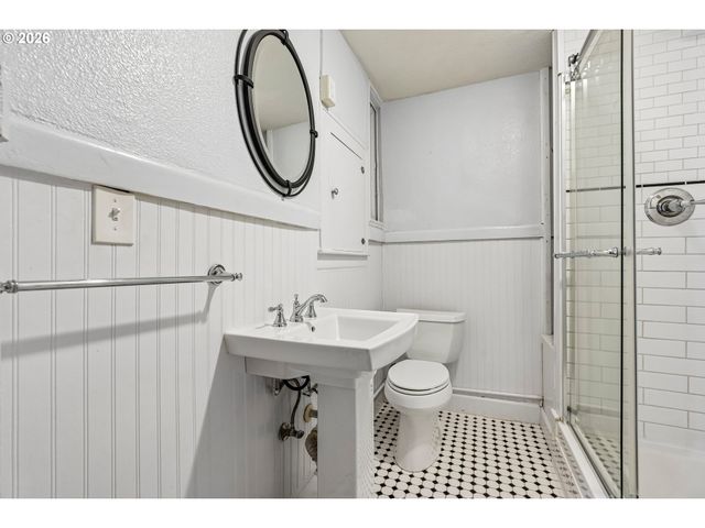 1529 Se HAWTHORNE Blvd 1, Portland, OR 97214